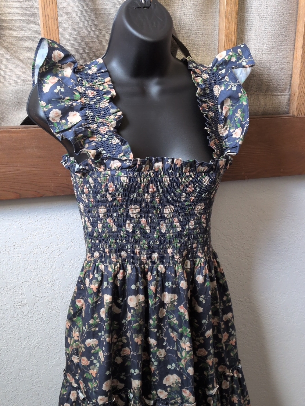 ✨ Hill House Home Ellie Nap Dress In Navy Bluebonnet Floral Size S - Picture 2 of 8